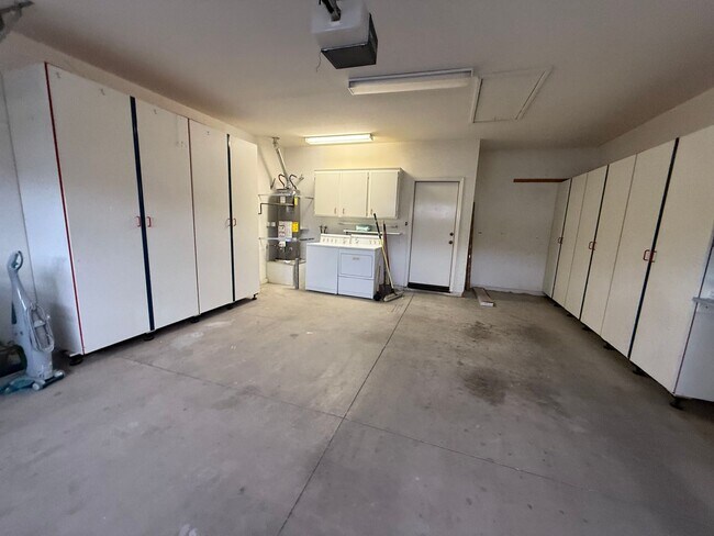 Building Photo - Wyndham Rose in AV, 2 Bedrooms,2 Bathrooms + Den, Gated Community,