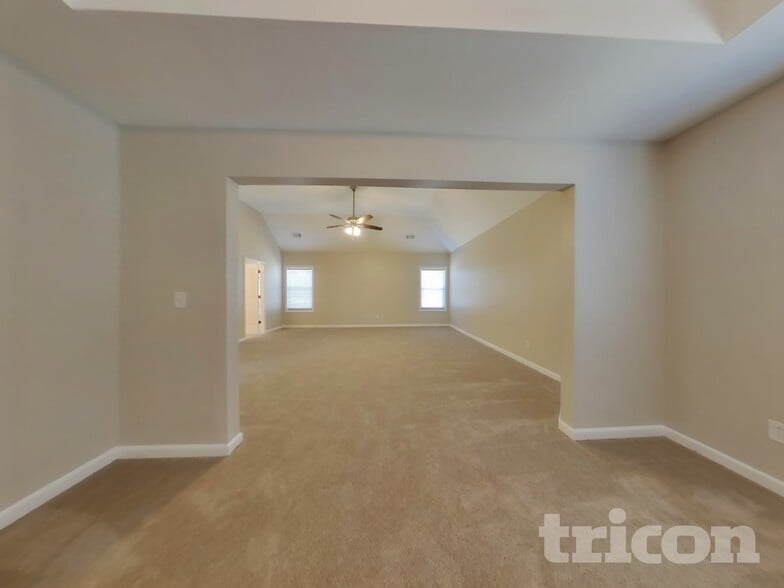 Building Photo - 1016 Summer Cypress Dr