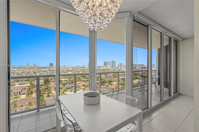 Building Photo - 3598 Yacht Club Dr