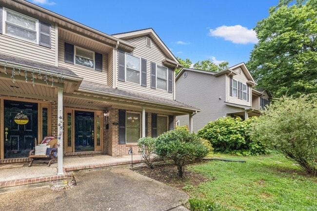 Building Photo - 377 Church St