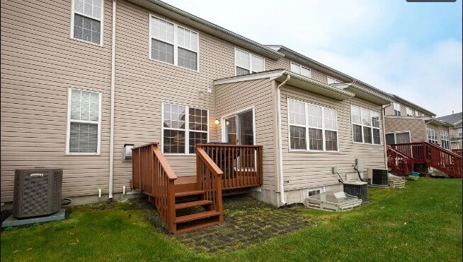 Building Photo - 537 Quincy St