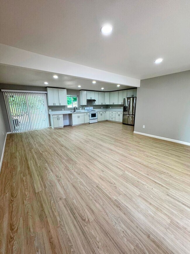 Building Photo - 16116 Mistletoe Ln