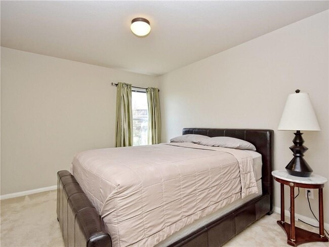 Building Photo - 4410 Meadowside Ln