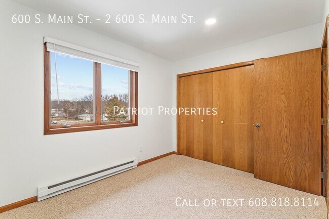 Building Photo - 600 S Main St