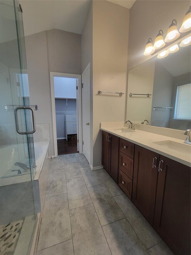 Building Photo - 14901 Babbling Brook Dr