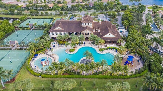 Building Photo - 9583 Town Parc Cir N