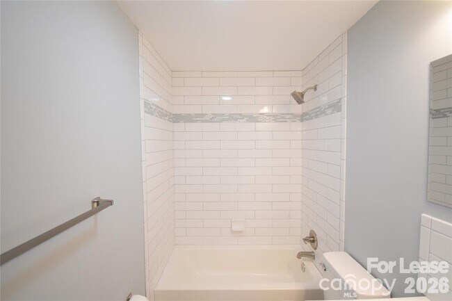 Building Photo - 924 Edgegreen Dr