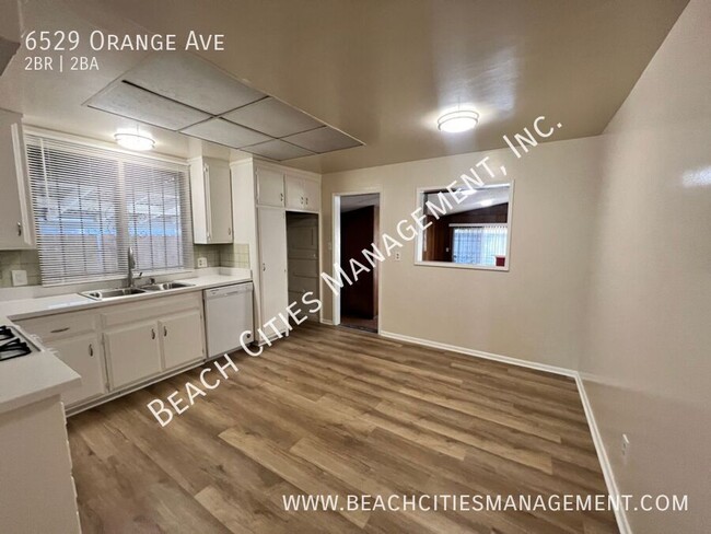 Building Photo - Large 2 Bedroom Home In North Long Beach