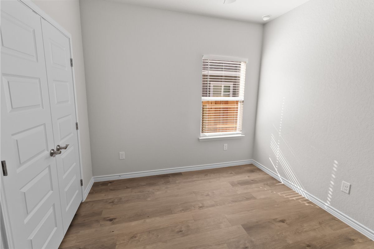 Building Photo - 804 W Huntington St