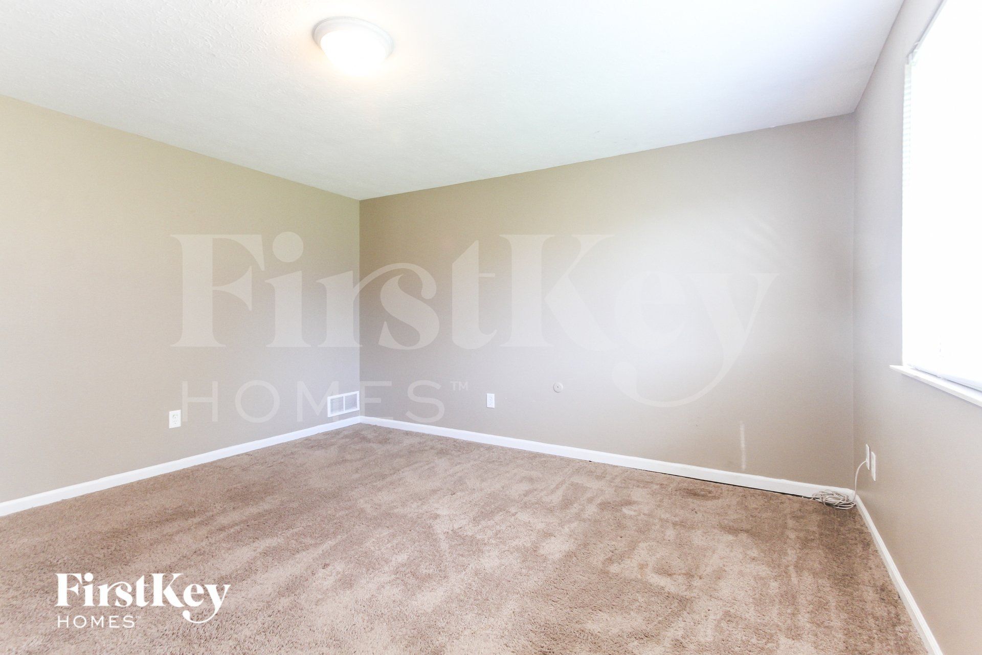 Building Photo - 3735 Valley Lake Dr