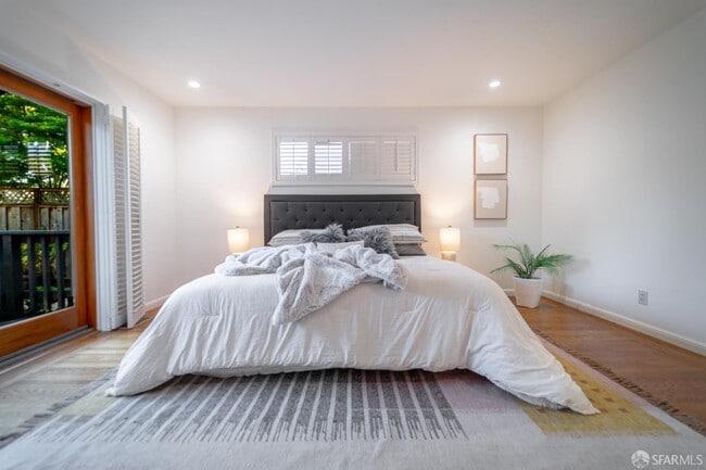 Building Photo - 2514 Alameda de las Pulgas