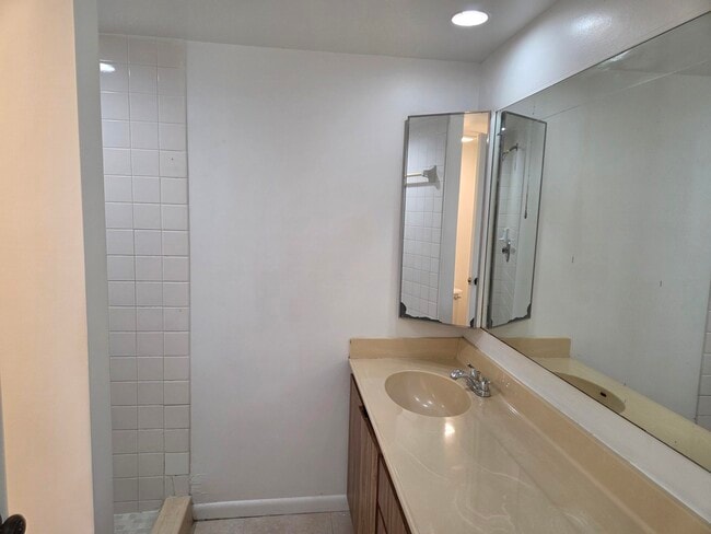 Building Photo - 253 Charter Way