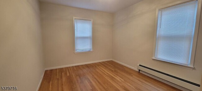 Building Photo - 403 Abington Ave