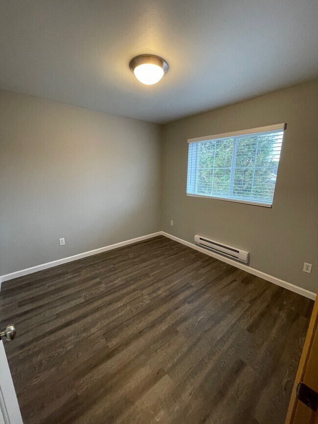 Front Bedroom - 28120 239th Plz SE