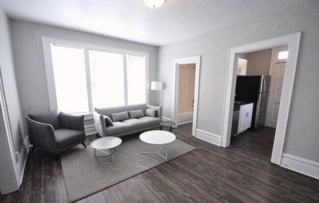 Building Photo - Dimora