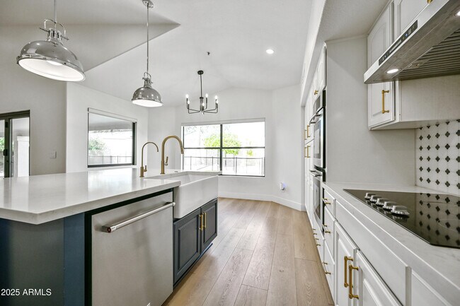 Building Photo - 12810 E Yucca St