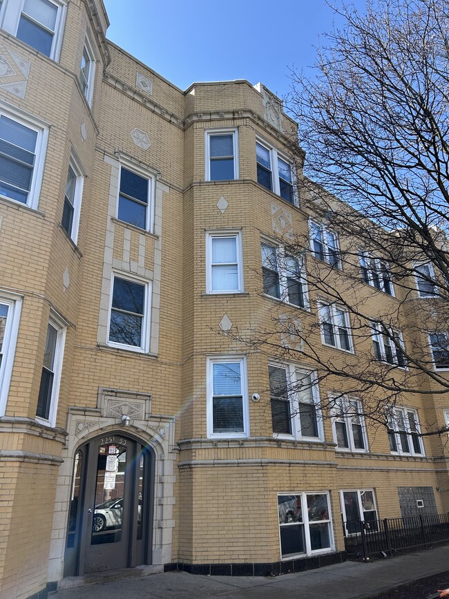 Building Photo - Rosemont