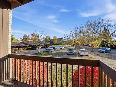 Building Photo - 2050 Woodtrail Dr