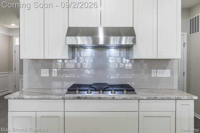 Building Photo - 4819 Glenora Dr