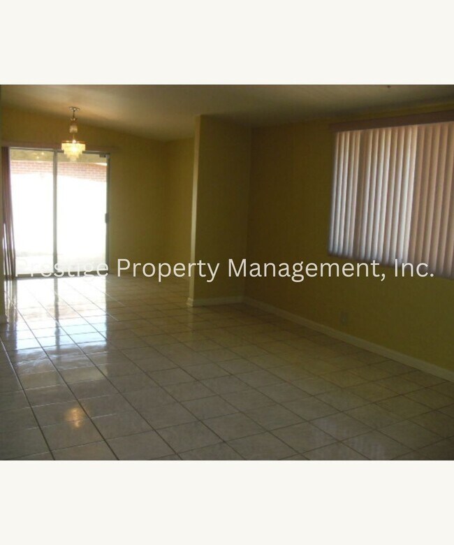 Building Photo - Beautifully and Spacious East Side Home!