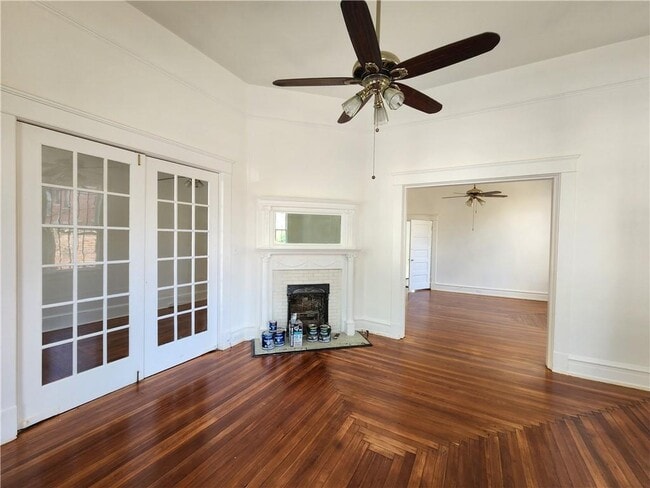 Building Photo - 106 S Bayou St