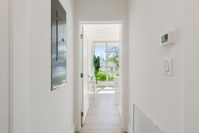 Building Photo - 1343 4th St