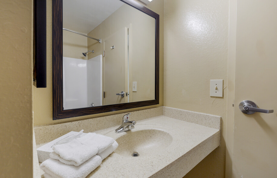 Building Photo - Furnished Studio-Fayetteville - Owen Dr.