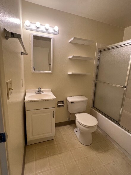 Building Photo - 620 NW 21st St