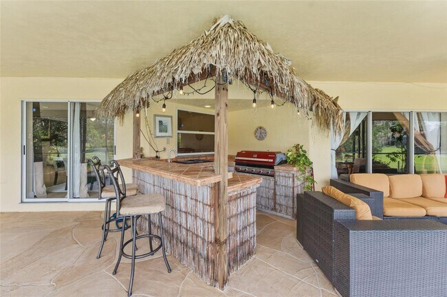 Building Photo - 6513 Thoroughbred Loop