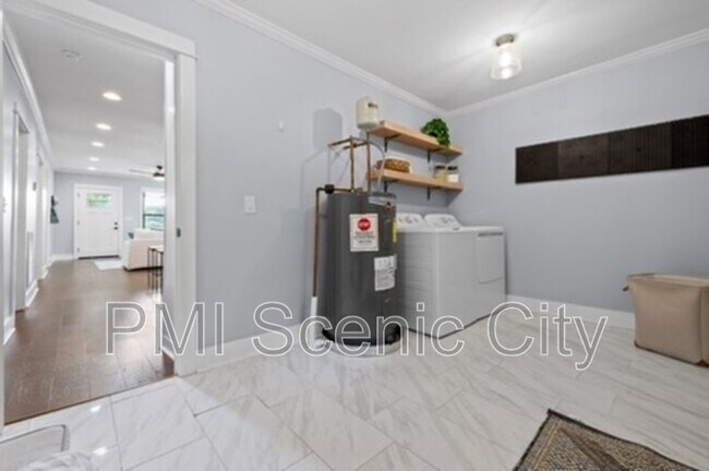 Building Photo - 3813 Pennsylvania Ave