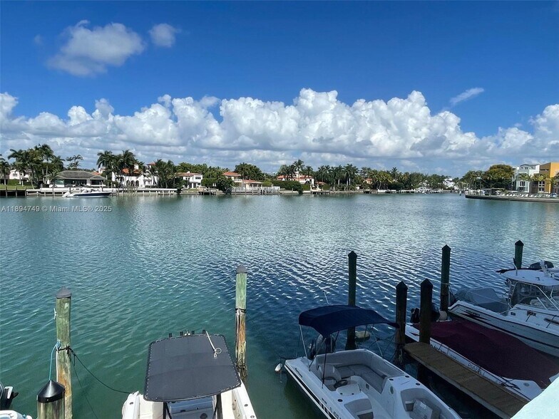 Building Photo - 5838 Collins Ave