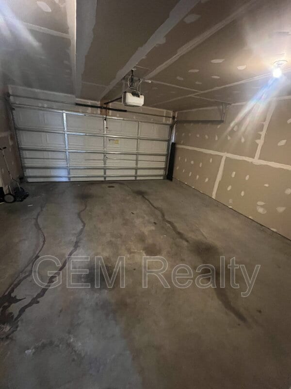 Building Photo - 1642 Dorothy Ln