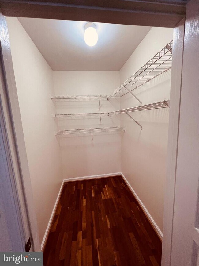 Building Photo - 2204 Westcourt Ln