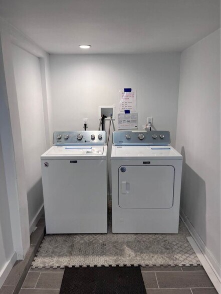 Building Photo - 26 Elizabeth St