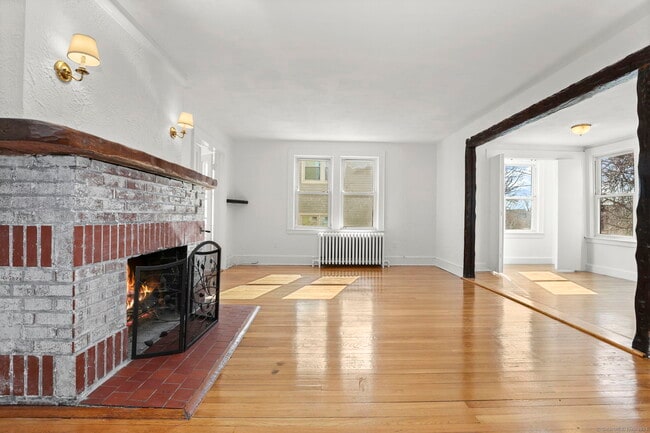 Primary Photo - 18 Claremont St