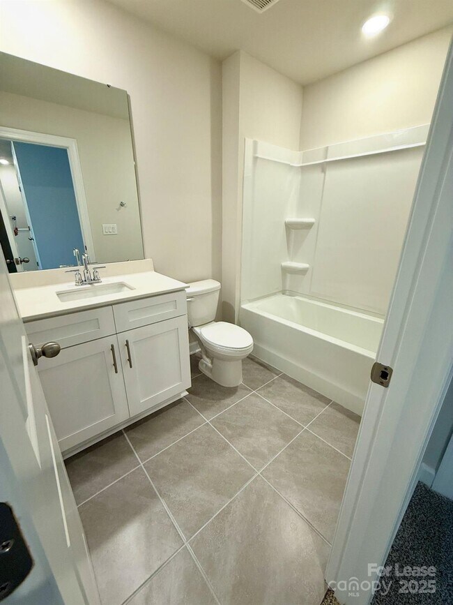 Building Photo - 1719 Braemar Vlg Dr