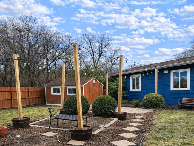 Building Photo - 5508 S Stough St