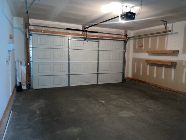 Building Photo - 131 Screech Dr