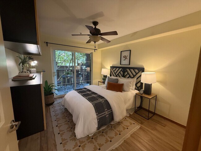 Building Photo - Sausalito Condominiums - West Seattle