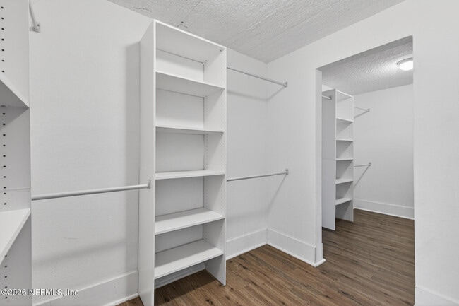 Building Photo - 310 W 10th St