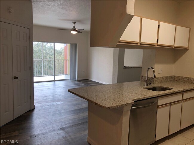 Building Photo - 6341 Aragon Way