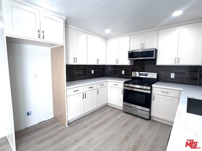 Building Photo - 2863 Carmar Way