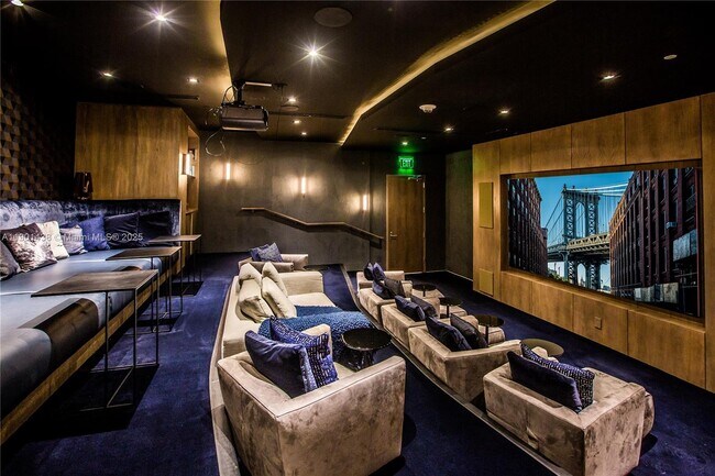 Building Photo - 650 NE 32nd St