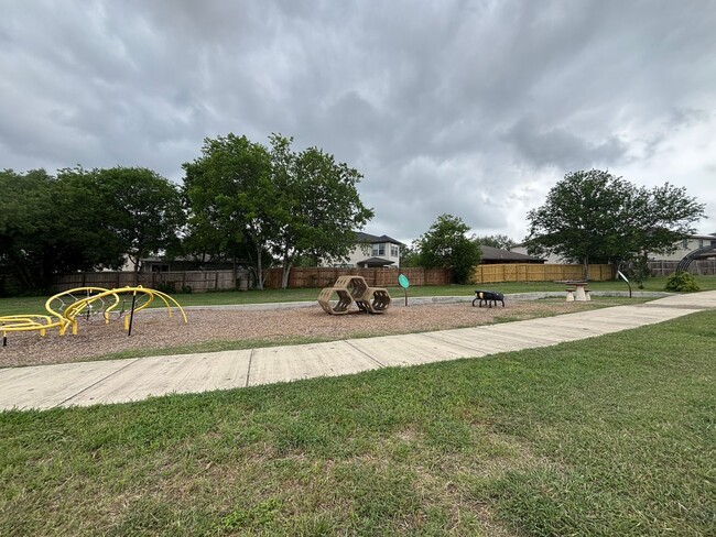 Building Photo - Beautiful Single Family Home in Steelwood ...