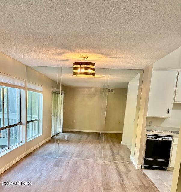 Building Photo - 286 Oak Leaf Dr