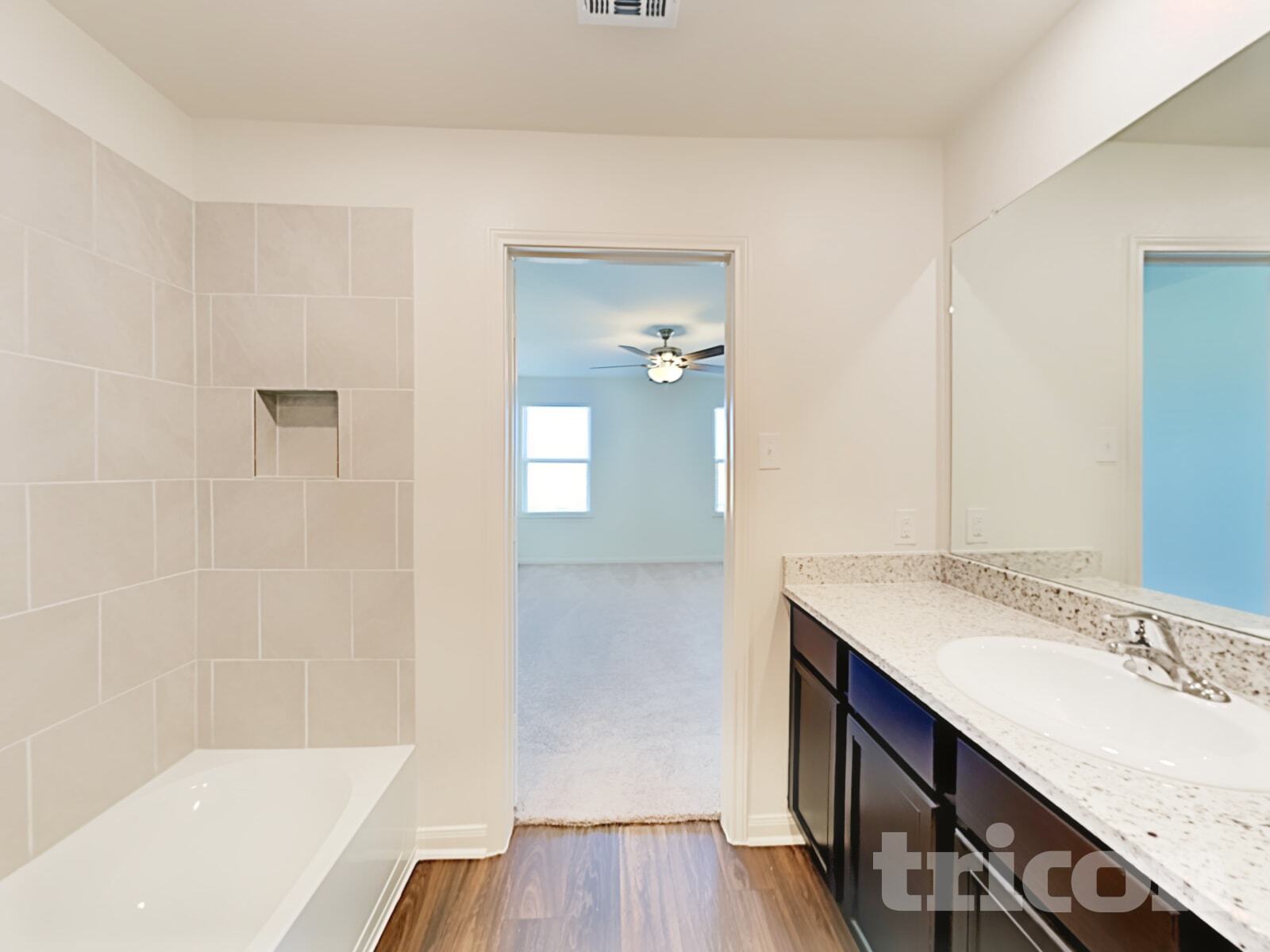 Building Photo - 12014 Latour Vly
