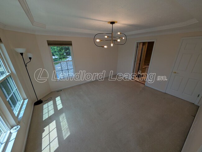 Building Photo - 33317 Fairport Dr