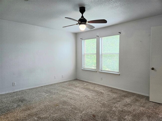 Building Photo - 161 Beech Dr
