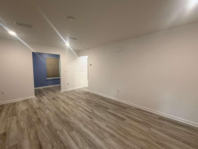 Building Photo - 128 Bluebeech St