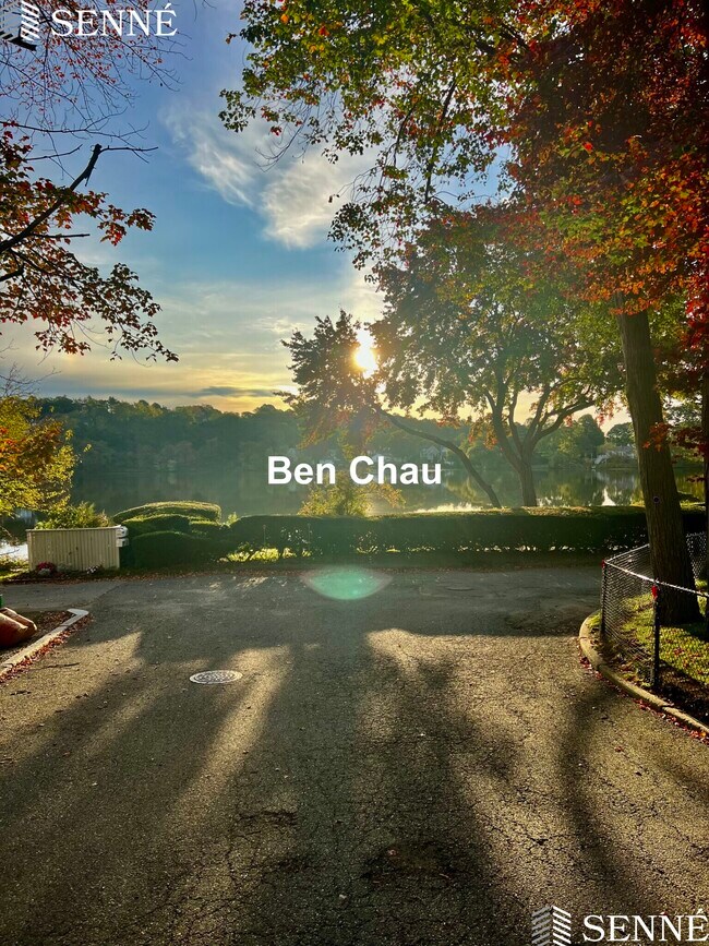 Building Photo - 174 Seminole Ave